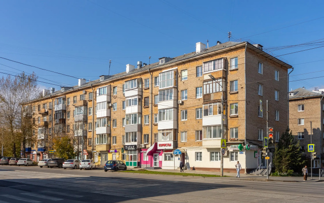 Апартаменты Мира 90
