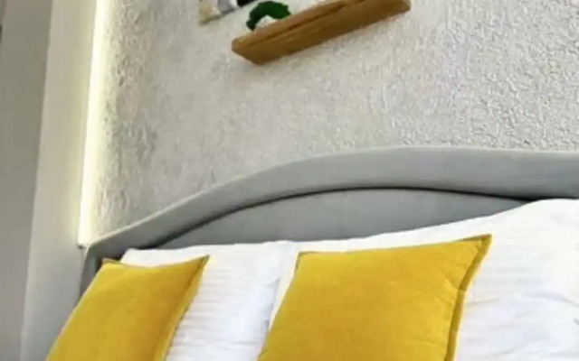 Uyutnaya Studiya v Shagovoy Blizosti k Moryu Flat