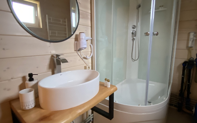 Гостевой дом у озера Карельская Трёхгорка