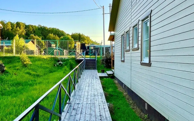 Na Beregu Ozera Plescheevo 57b Private house