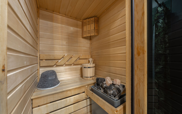 Апартаменты Lalapart Black Emerald с сауной в ЖК Савеловский Сити