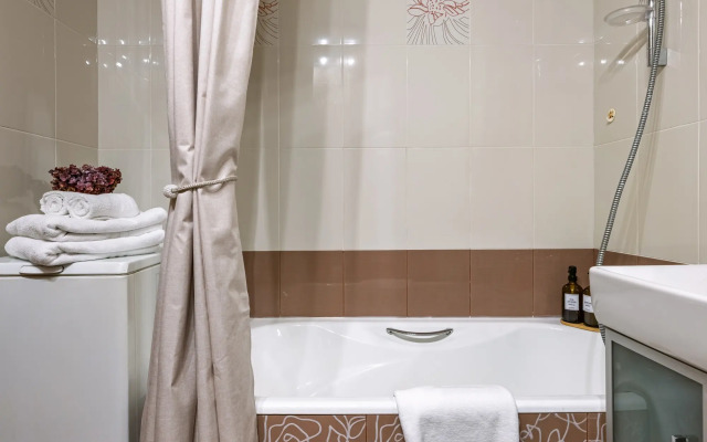 Квартира У живописных Чистых прудов