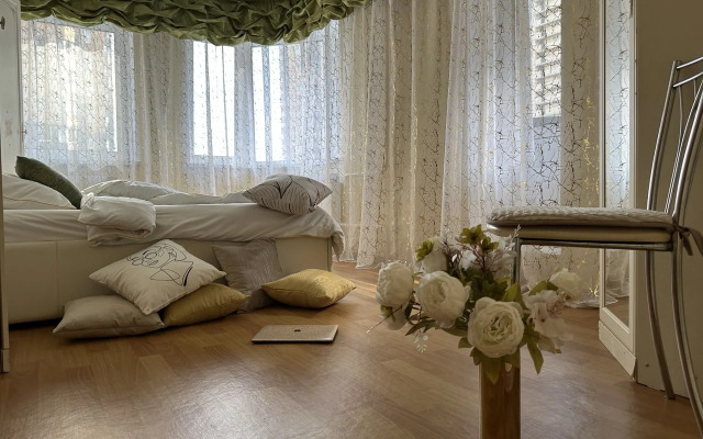 Ryadom s m. Parnas Flat
