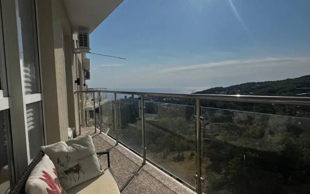 Vmestitelnaya Dvukhkomnatnaya S Vidom Na More Flat