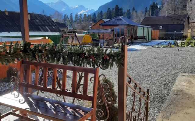 Vila Liza s Transferom k Podemnikam Guest House