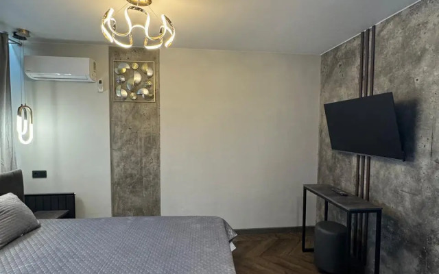 Квартира на Конституции 5/1