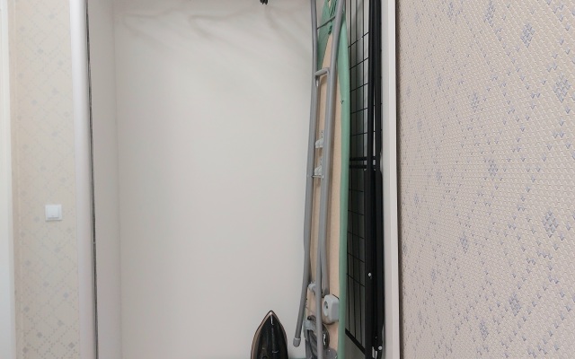 Квартира Уютная квартира-студия с видом на Бугринский мост