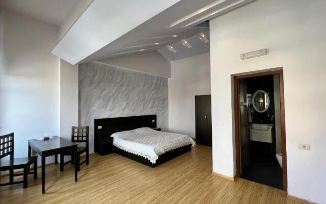 Hotel Grand Hills