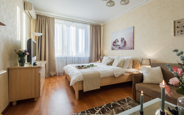 GM s Vidom na Zoopark i Moscow city Apartments