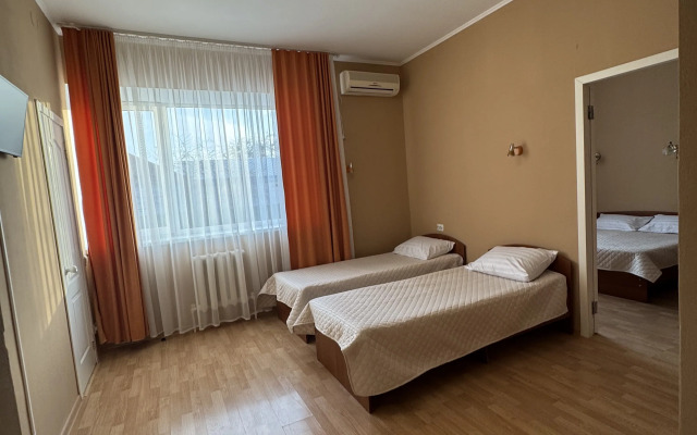 Na Kollektivnoj Guest House