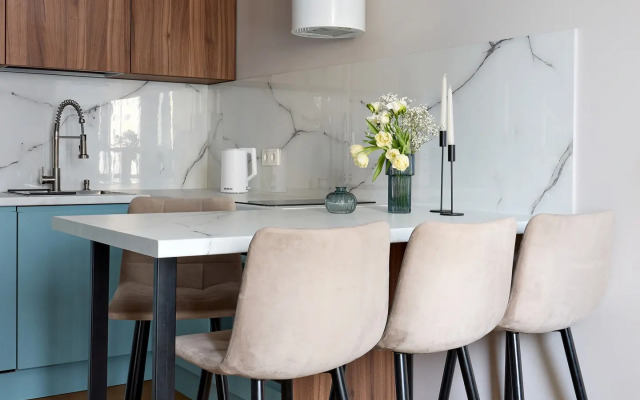 Yevrodvushka U Morya Flat