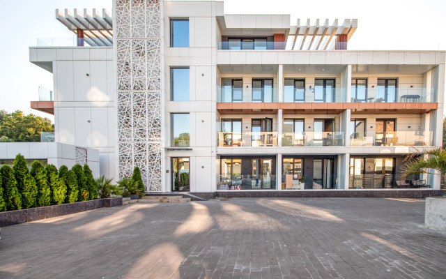 Semeynye S Letnim Basseynom V Zhk Daymond Apartments