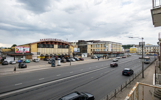 chetyrekhkomnatnyye s vidom na krepostnuyu stenu Apartments