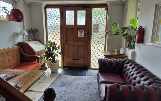 Гостевой дом Ellipse Whetstone