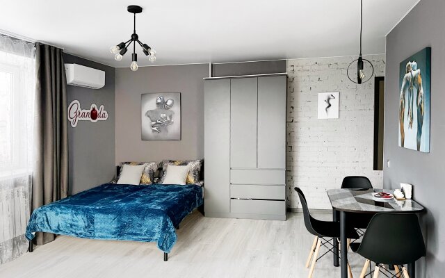 Апартаменты Granada дизайнерская квартира-студия с новым ремонтом в самом центре города