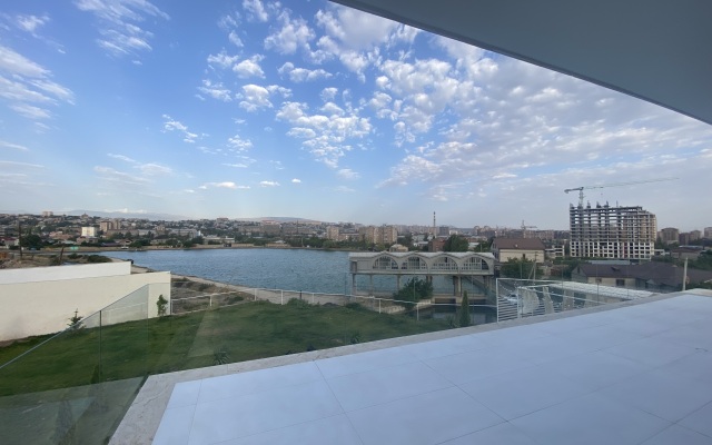 White House Yerevan Hotel
