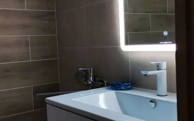 Na Bogatyrskom Prospekte 50 Flat