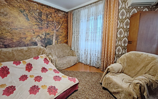 Квартира Просторная Трехкомнатная Сталинка на Проспекте Ленина