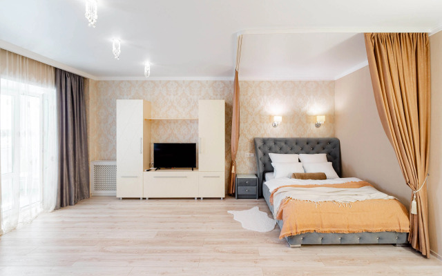 Sovremennaya, Prostornaya S Konditsionerom Flat