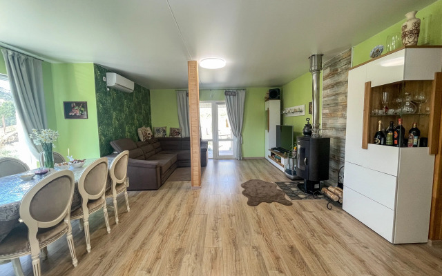 Uyutny Nedaleko Ot Morya Private house
