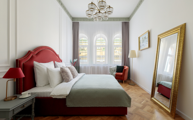 Апартаменты Minin Apartments с видом на Александринский Театр 130 кв.м.