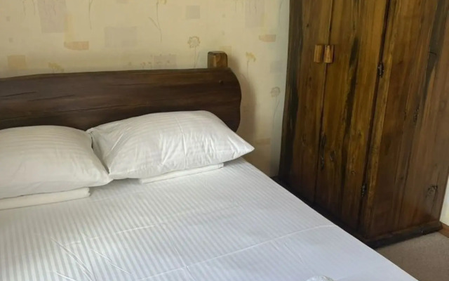 Na Ulitse Batayskoy 10a Private house