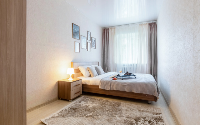 3-Kh Komnatnaya u Zh/d Vokzala Flat