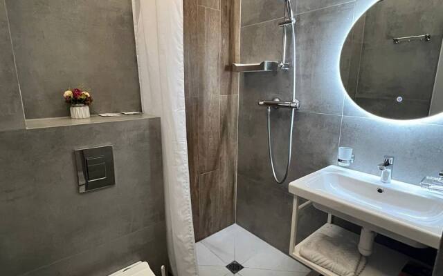 Yunona Guest House