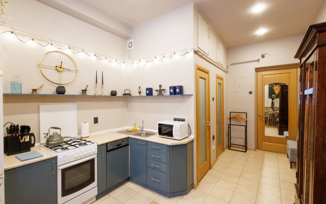 co vtorym etazhom u Strelki Vasil'evskogo Flat