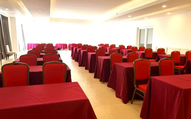 Отель Orson Hotel & Resort Con Dao