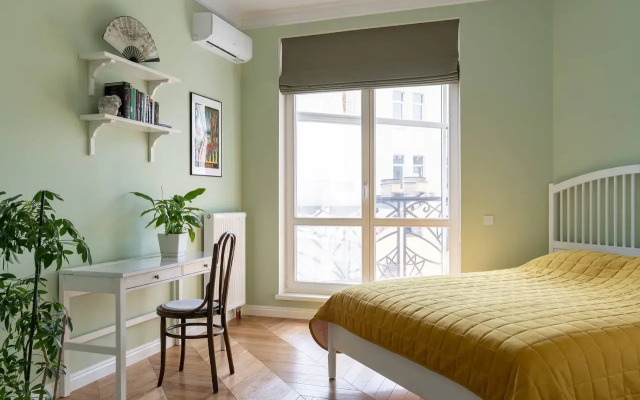 Апартаменты с балконом в центре Петроградской стороны.