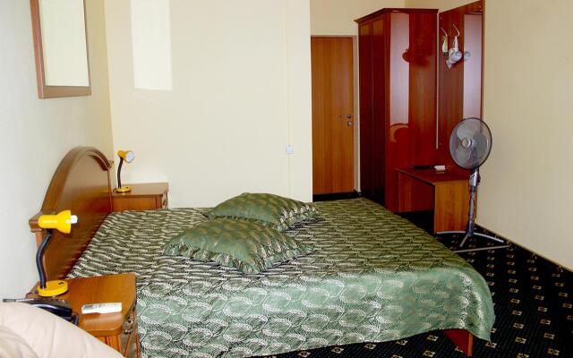 Kedr Hotel