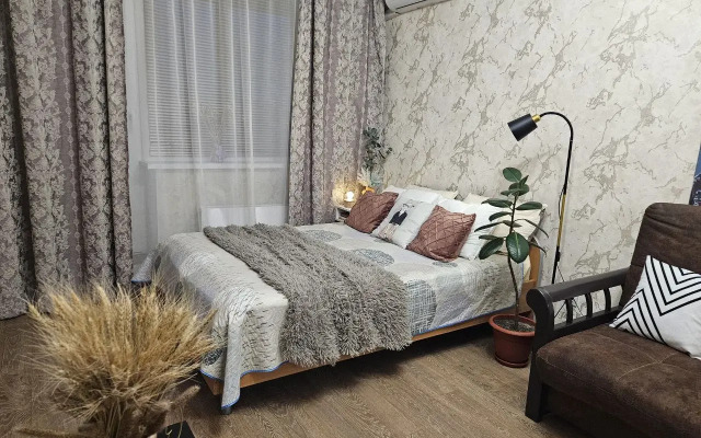 Ayda K Regine (50 Let Oktyabrya 75) Flat