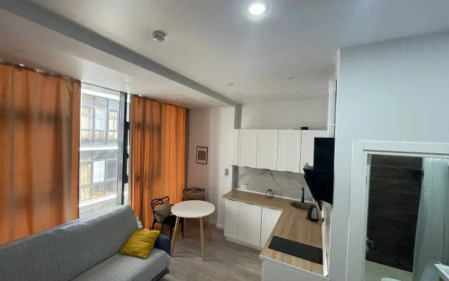 Stilnaya V 50 Metrakh Ot Morya Flat