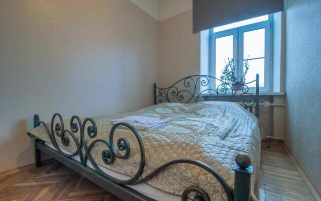 Апартаменты Дегтярная 20