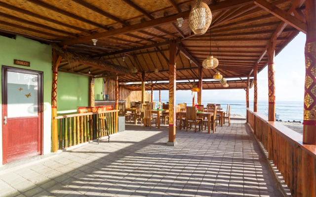 Курортный отель The Dewi Premier