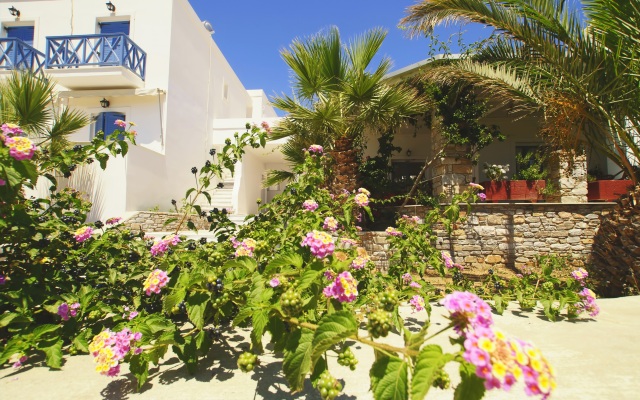 Manos Apartments