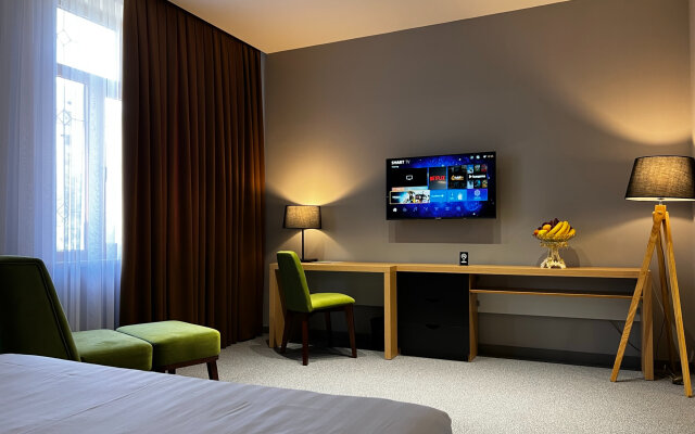 King Plaza Hotel