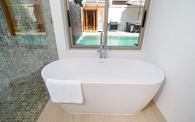 3 Spalni S Sobstvennoy Saunoy I Privatnym Basseynom Villa