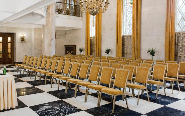 Hilton Moscow Leningradskaya Hotel