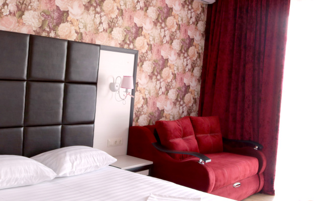 Kristall Hotel