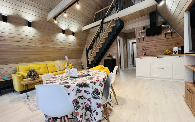 Lakeside lemon Chalet