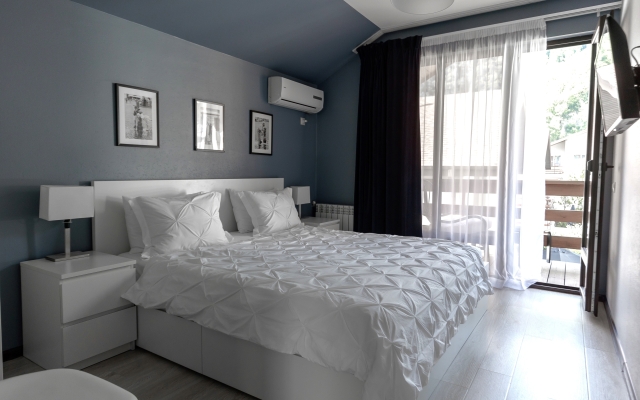 Частный Дом напротив казино с личной парковкой