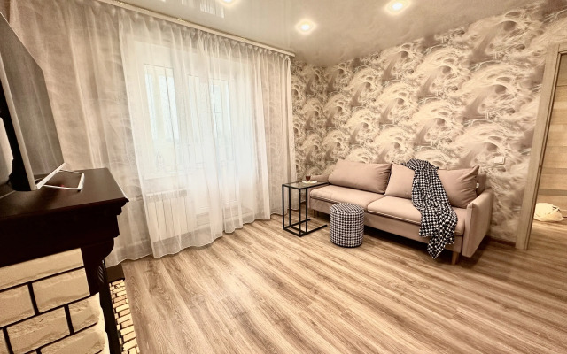 2-K Komfort S Bolshoy Lodzhiey Apartment