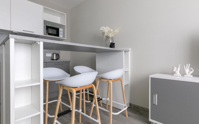 10 Apartment