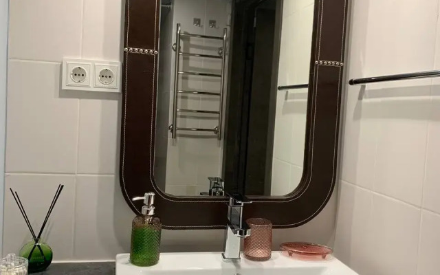 U metro Nagornaya Flat