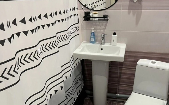 Stilnaya, Uyutnaya, Svetlaya S Kachectvennym Sepvisom Flat