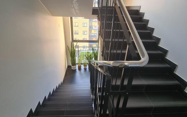 Апартаменты Шведская Крона трехкомнатные у Удельного Парка