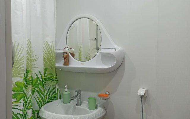 Apartamenty Cetyrehkomnatnaa kvartira na Dimitrova 4