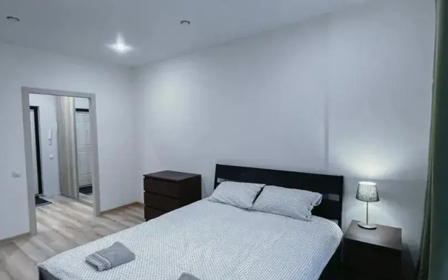 V Novom Zhk Zhyul-Vern Flat